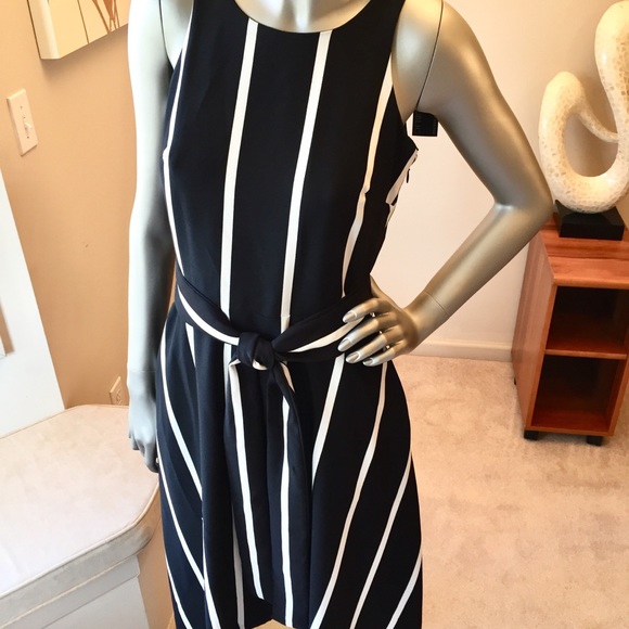 🆕Navy & White Asymmetrical Hem Midi Dress - Picture 9 of 9